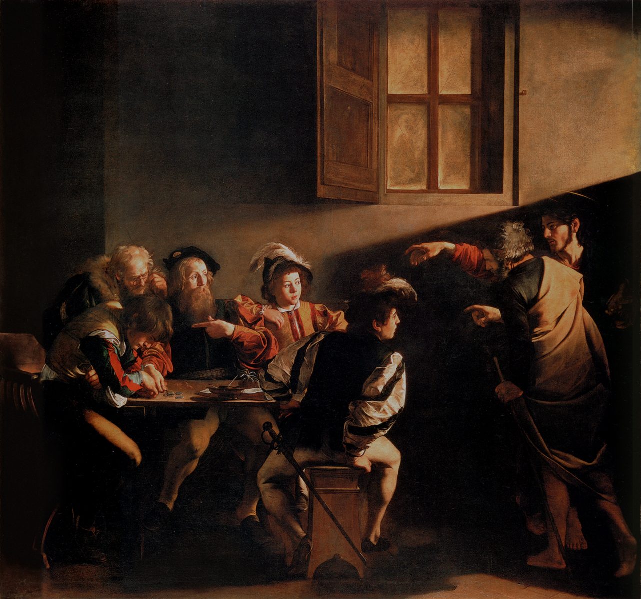La vocación de san Mateo, de Caravaggio: un grupo de hombres sentados a una mesa iluminados por un haz oblicuo desde la derecha
